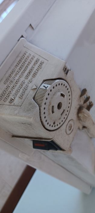 Aquecedor eletrico S&P . Para colocar em parede .