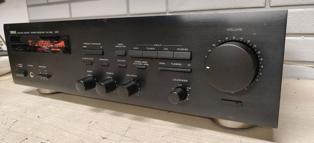 Amplituner Yamaha RX-360 RS.
