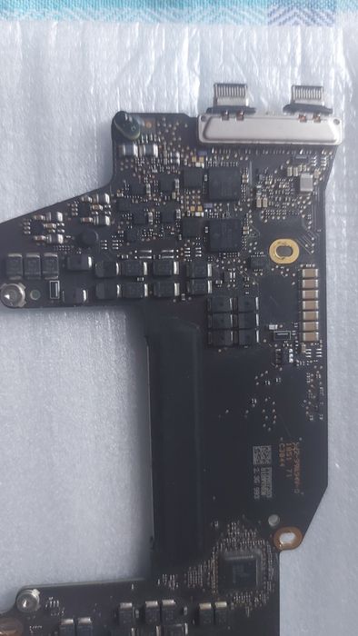 Материнська плата Macbook pro A1708.