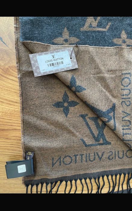 Szalik Louis Vuitton