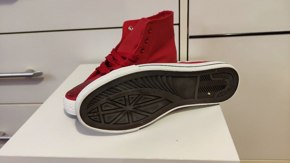 Trampki za kostkę damskie czerwone cekiny roz 38,37, 39 oraz 41