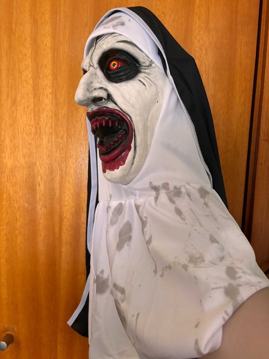 Máscara freira/nun nova