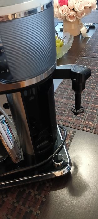 Ekspres do kawy Russell Hobbs Attentiv Coffee Bar