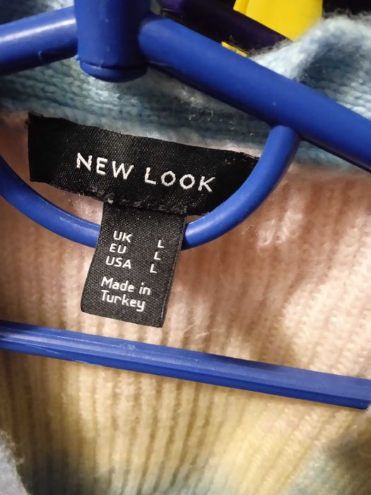 Акриловий пастельний светр на гудзиках