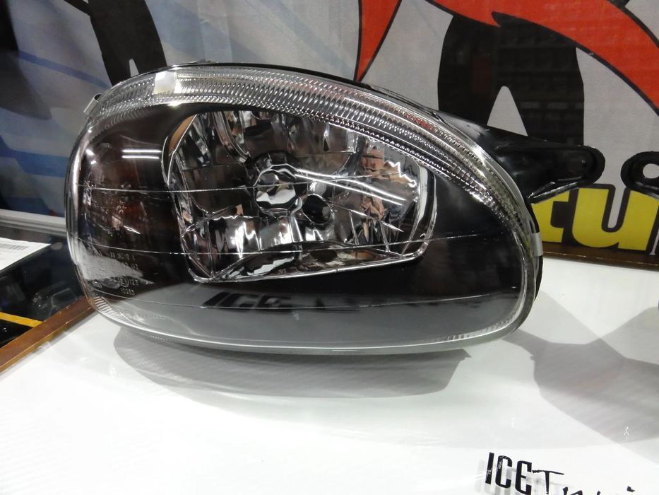 Faróis frontais com luz branca 5000k Opel corsa B Fundo Preto regulação elétrica