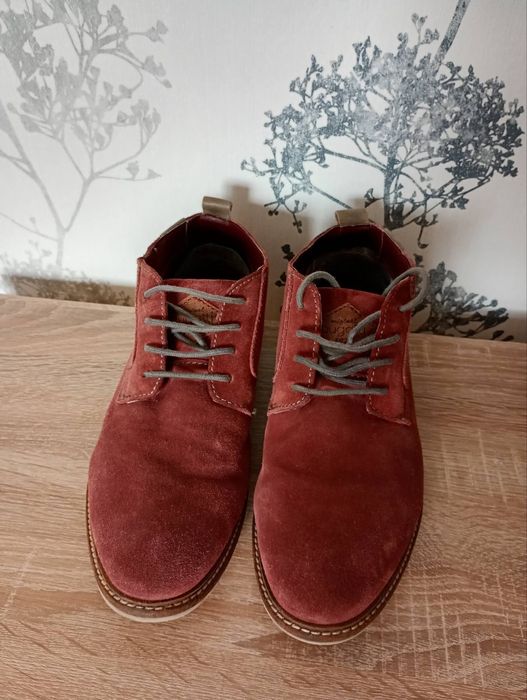 Замшеві чоловічі черевики від Bugatti