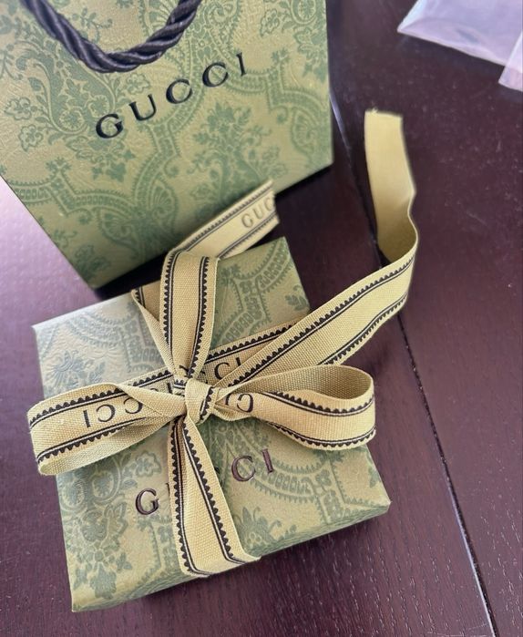 Piekna bransoletka Gucci w kwiatki