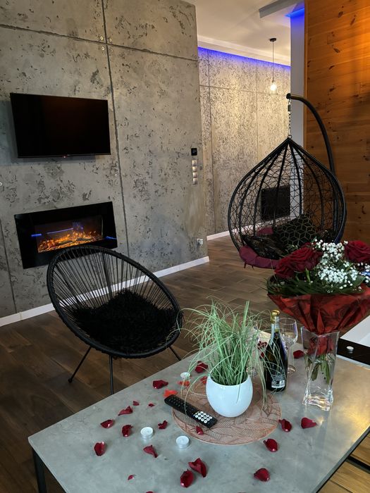 Apartament na wyłączność z jacuzzi w salonie