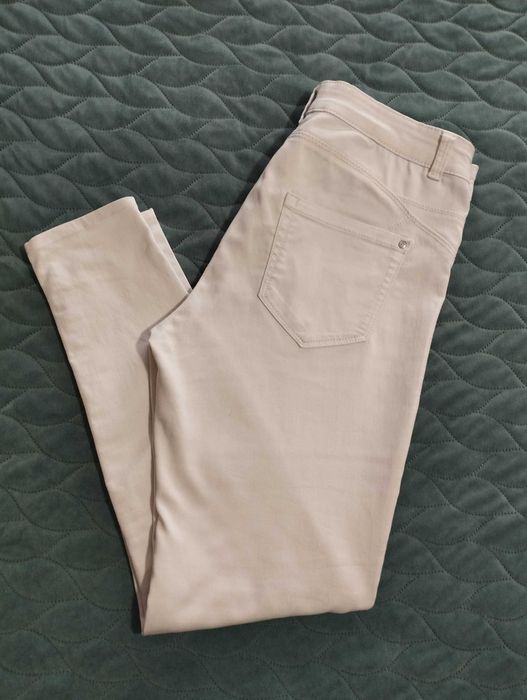 Calças de senhora brancas