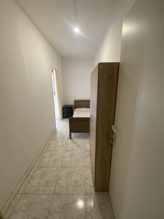 Alugo quarto solteiro/a