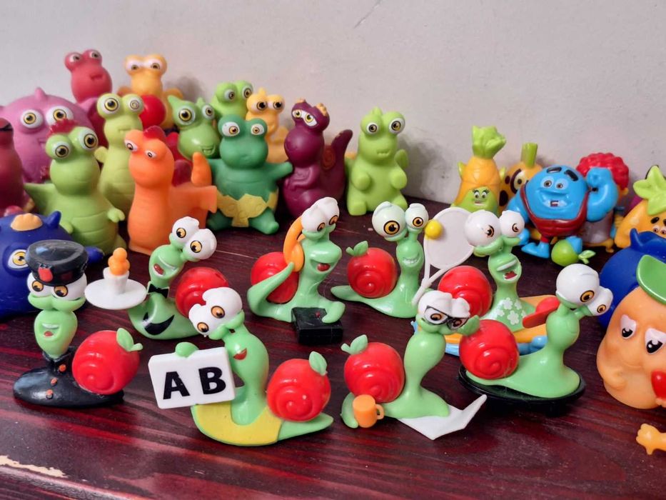 Равлик Боб ( різні колекції,міньони)