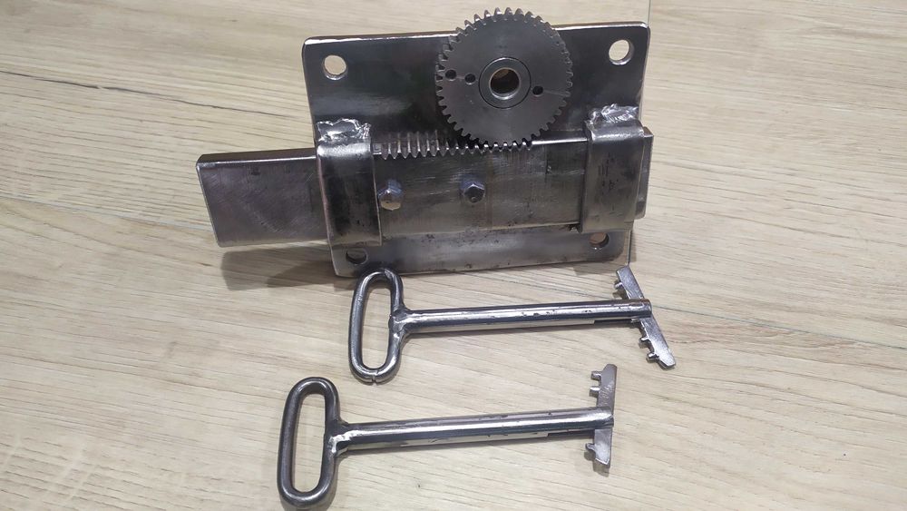 Sztaba zasuwa zamek zębatkowy  do garażu, bramy, piwnicy