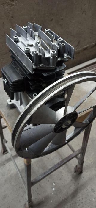 Воздушный компрессор компрессорная головка компресорный блок.