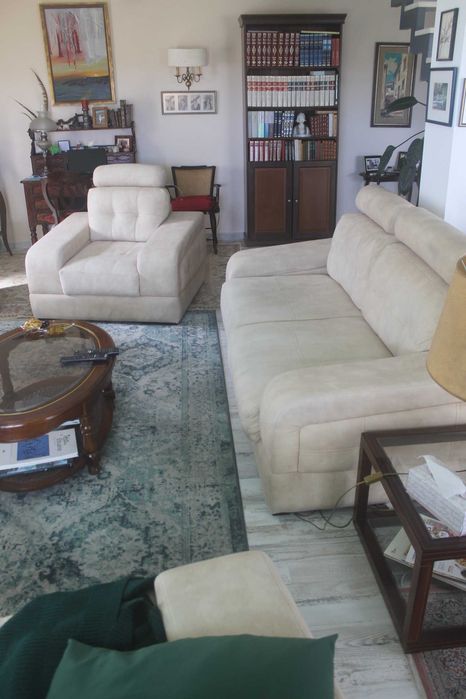 Belo Conjunto de sofás- 1 de 3 lugares e dois de 1 lugar