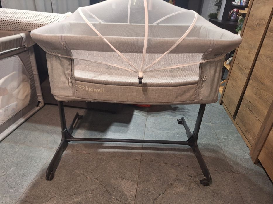 Łóżeczko turystyczne Kidwell – regulowane, z materacykiem i akcesoriam