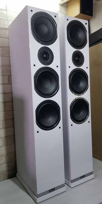 Акустика MAGNAT SHADOW 207, потужність 180/340 Вт, б/у з Німеччини