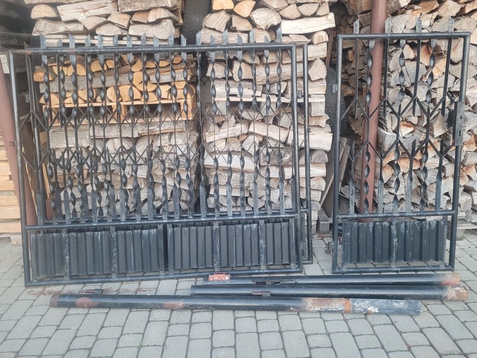 Brama  z  furtką