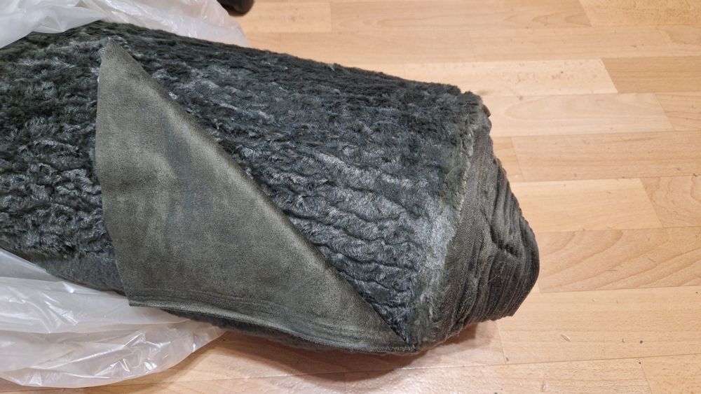 Замша на хутрі, дубляж