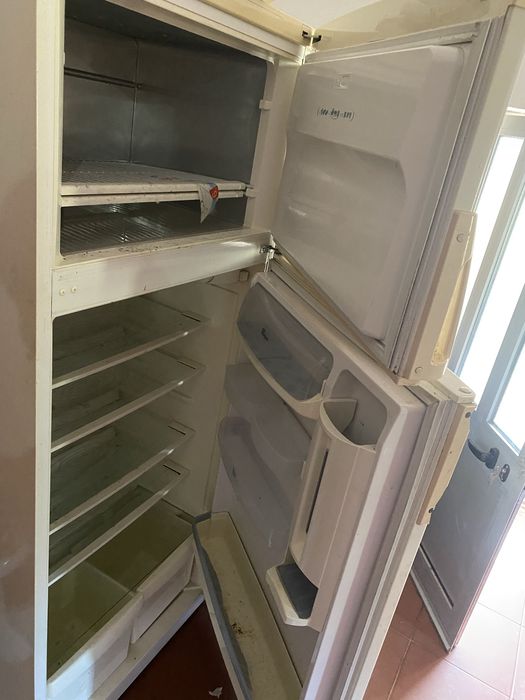 Geladeira em bom estado