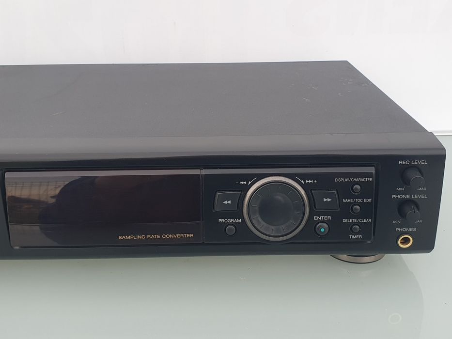 Odtwarzacz minidisc Sharp MD-R2