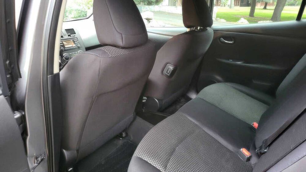 Nissan LEAF S      2015