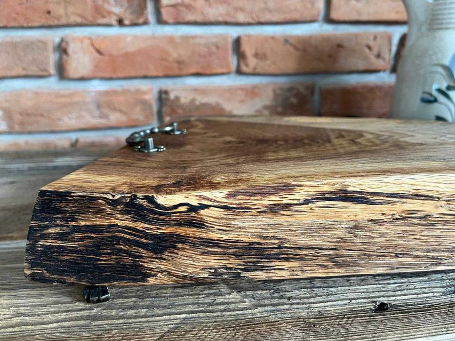 Dębowa deska do serwowania