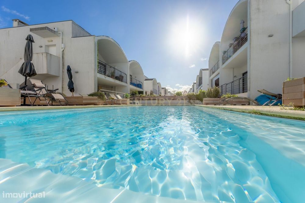 Apartamento T1+1 no Palmela Village com Piscina e 2 Lugares de Estacio