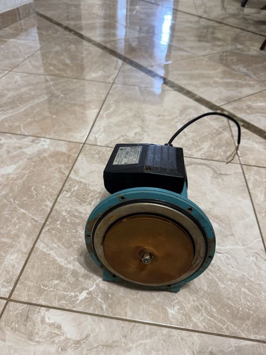 Електродвигун для гідрофора