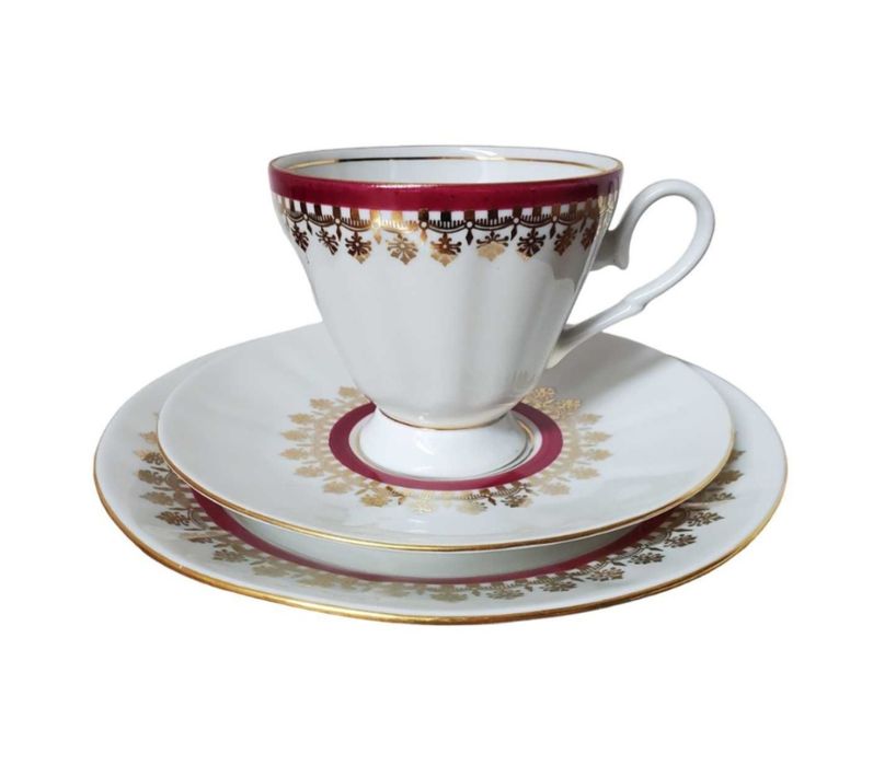 Filiżanka ze spodkiem+ talerzyk, porcelana Wałbrzych 3 elementy różowy