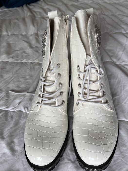 Botas brancas nova