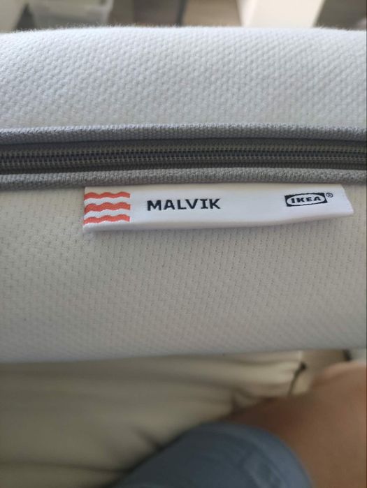 Sprzedam  łóżko IKEA  + materac MALVIC