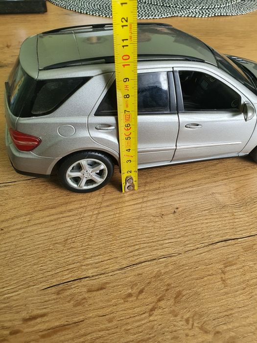 Welly Mercedes ML164 1:18 piękny