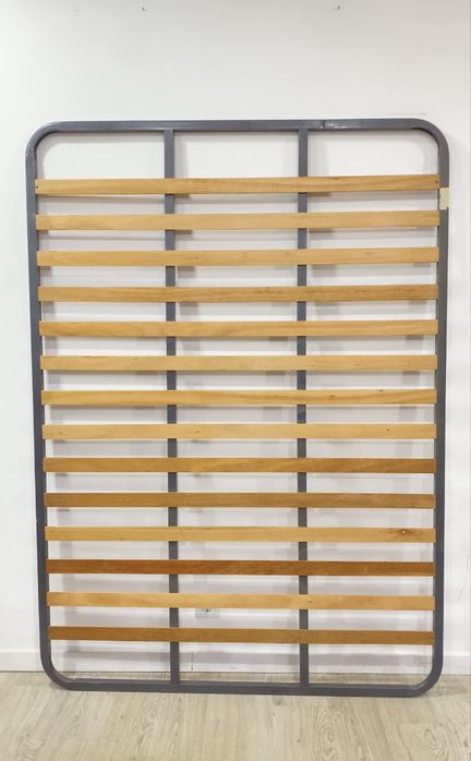 Estrado para cama de casal.