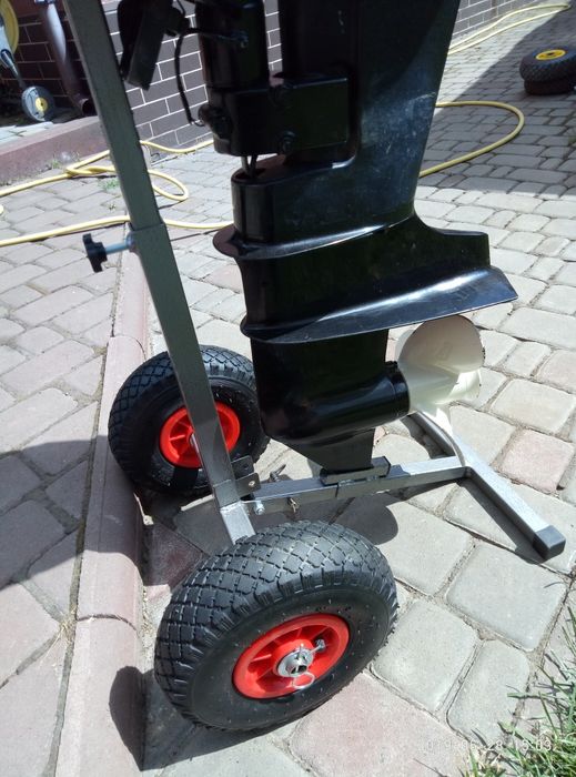Тележка для лодочного мотора