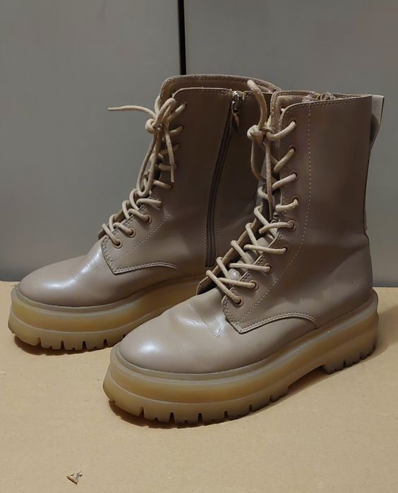 Conjunto de botas de senhora