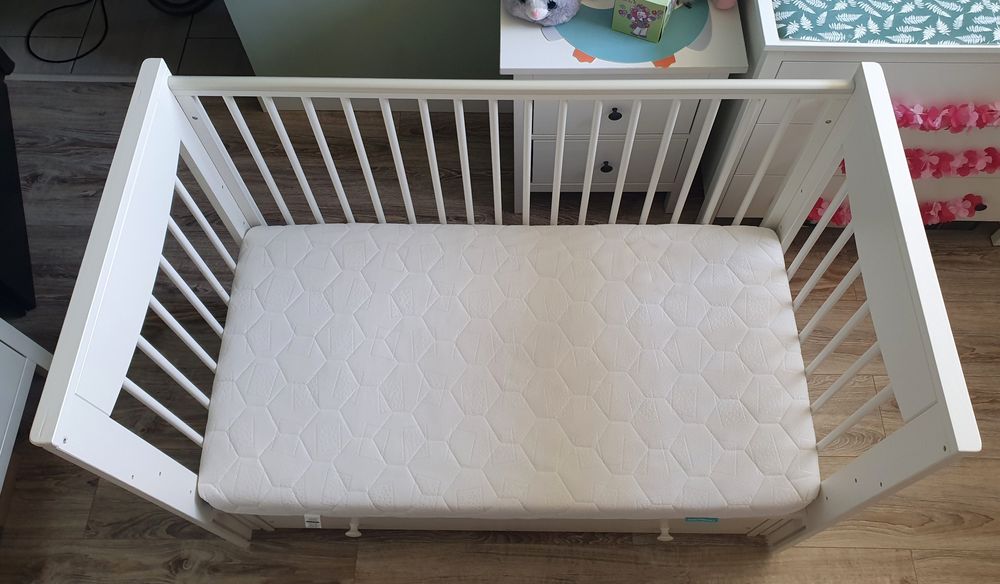 Łóżeczko dziecięce  z kołyską