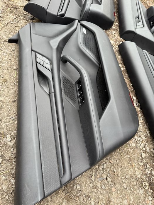 Дверні карти Porsche taycan
