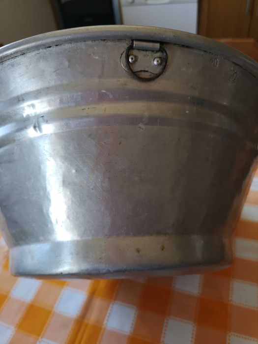 Bacia de alumínio