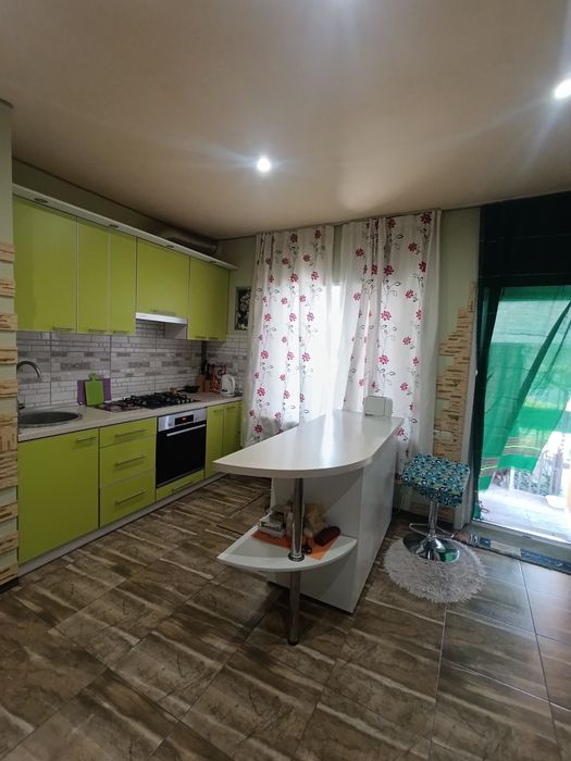 Оренда будинку 2 поверхи,Шевч.р-н (можливо 2 родини)