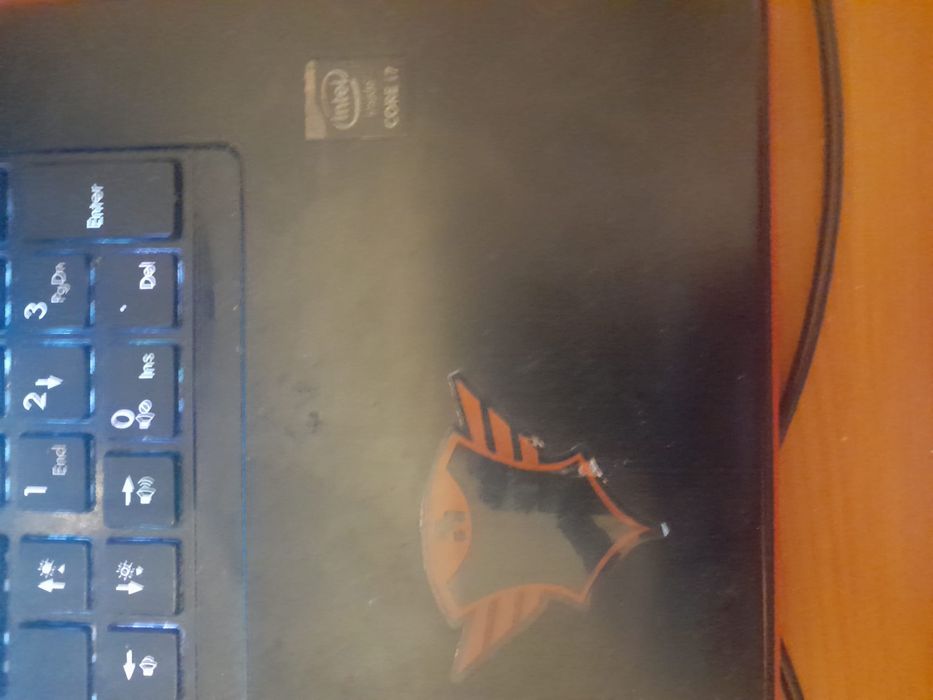 Portátil gaming MSI PE Apache PRO de alta performance.