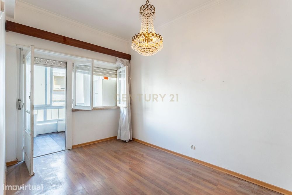 Apartamento T2 em Sacavém