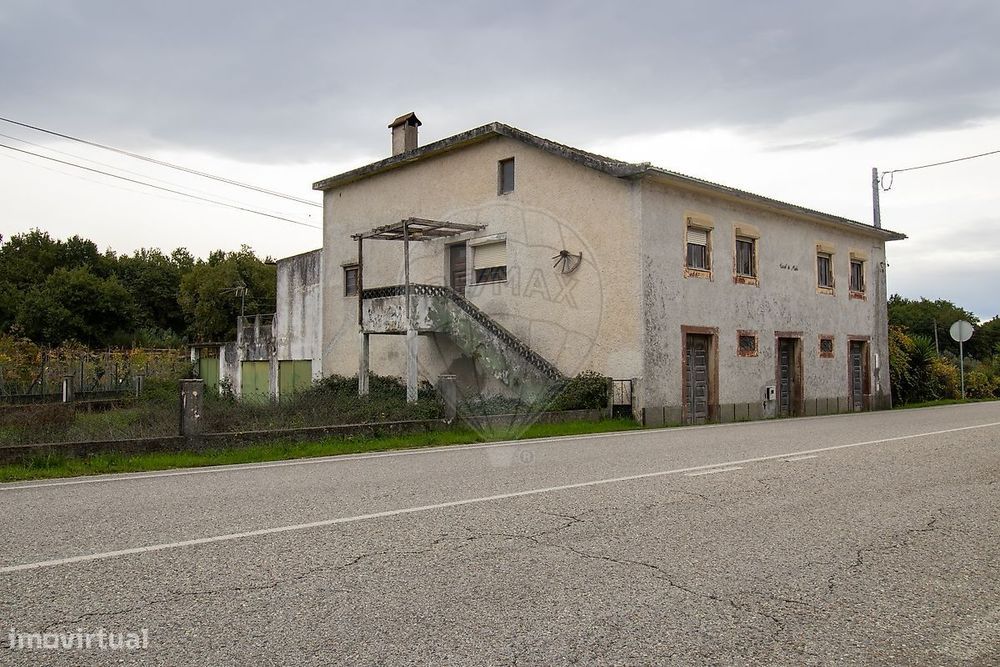 Moradia T4 para venda