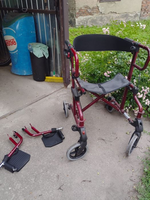 Chodzik dla seniora ,podpórka czterokołowa