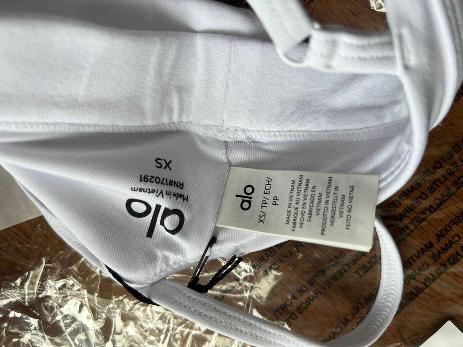 Splendor Bra  Бюстгальтер Alo Yoga