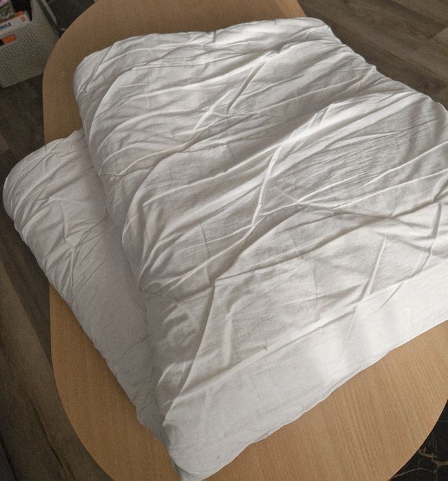 Kołdra pikowana  140/200  .