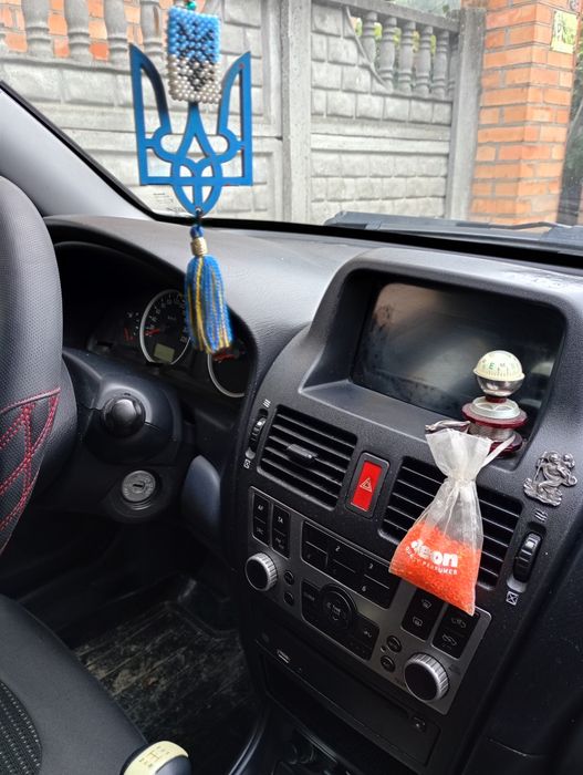 Nissan Almera 2005