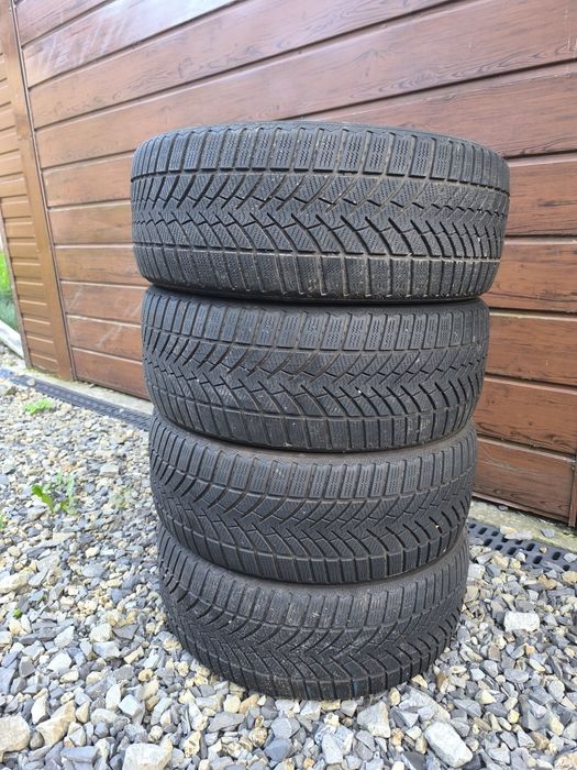 Opony Semperit 235/45R19