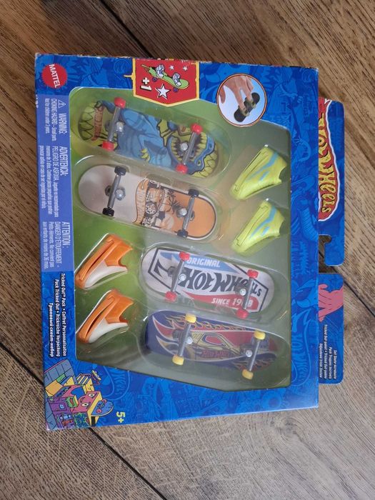 Fingerboard ZABAWKA DESKOROLKA zestaw 4-pak Hot Wheels