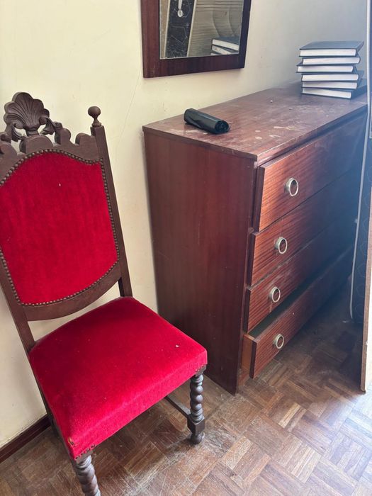Cama de solteiro e casal com estrado mesa de cabeceira e comoda