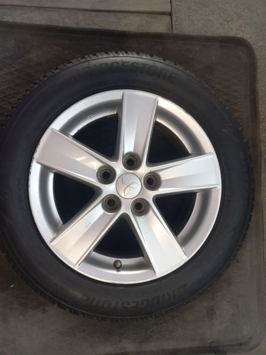 Резина Bridgestone R16 205/60 R16 зима на дисках